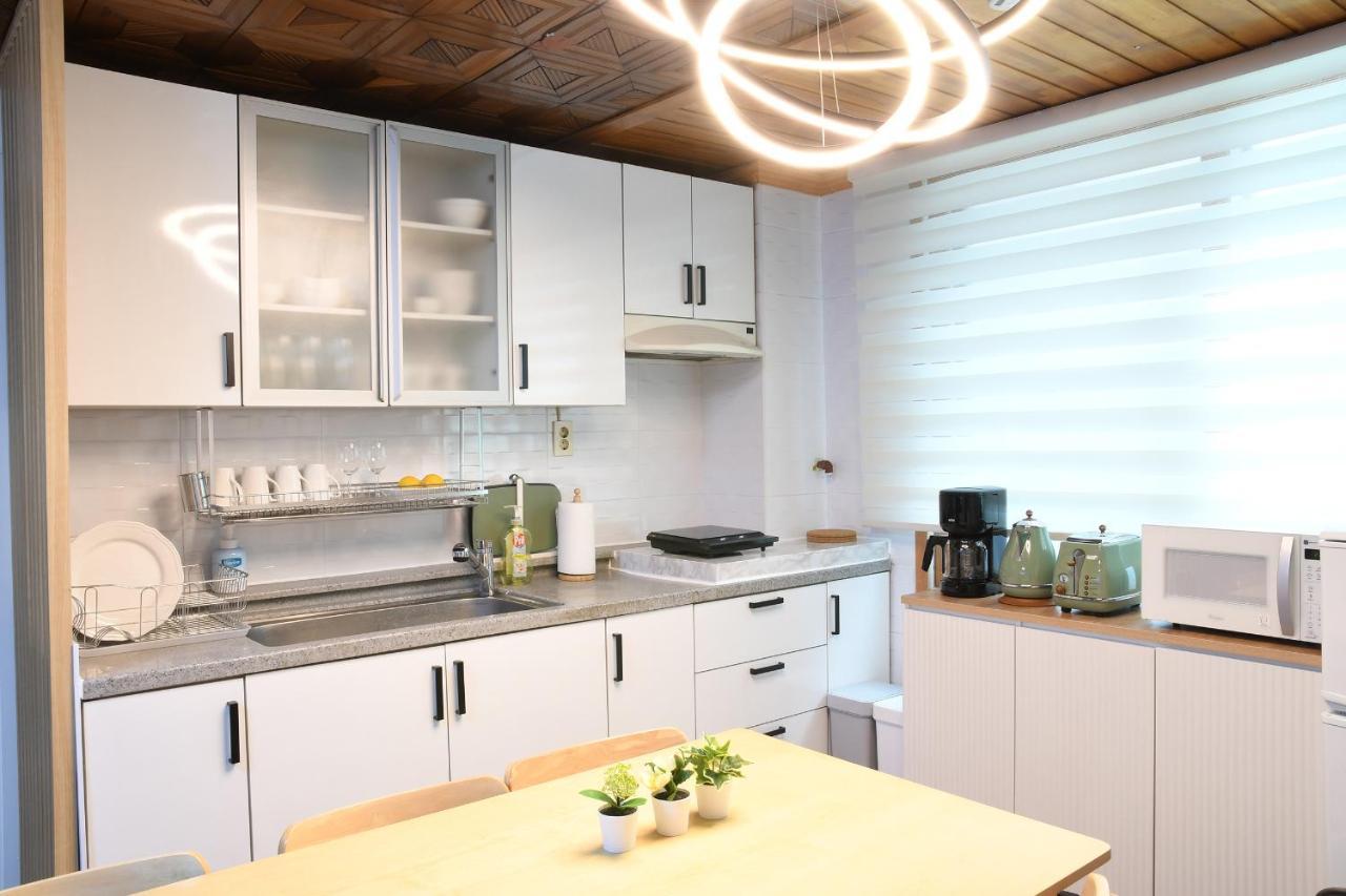 Aiola Cine Hongdae Apartman Szöul Kültér fotó